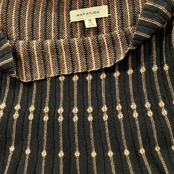 NWOT Short Sweater-Knit A-line Skirt, Dark Academia Knee Max Studio, Size M - Picture 8 of 9